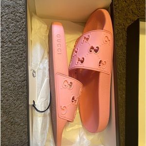 GUCCI SLIDES